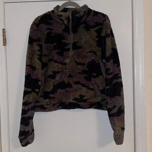 Aeropostale Size XL Camo Sherpa Quarter Zip Sweater